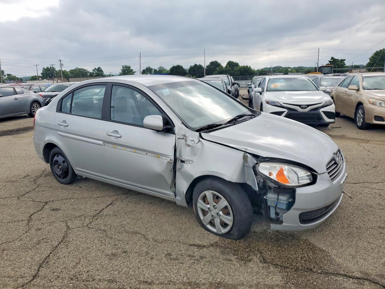 2010 Hyundai Accent Gls - Фото 4