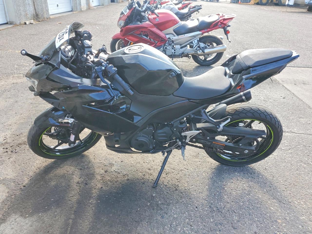 2021 Kawasaki Ex400 - Фото 3
