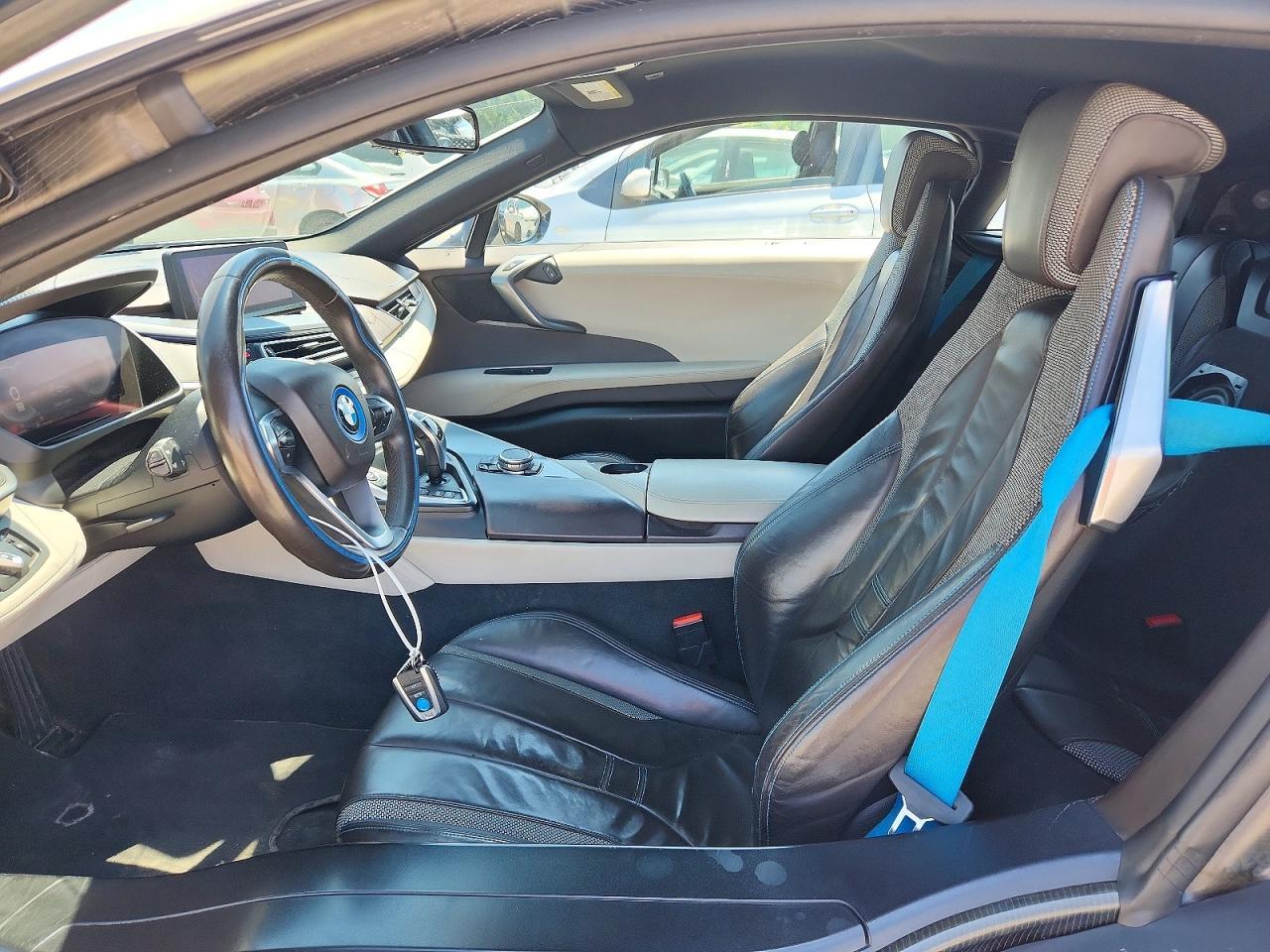 2015 BMW I8 - Фото 7