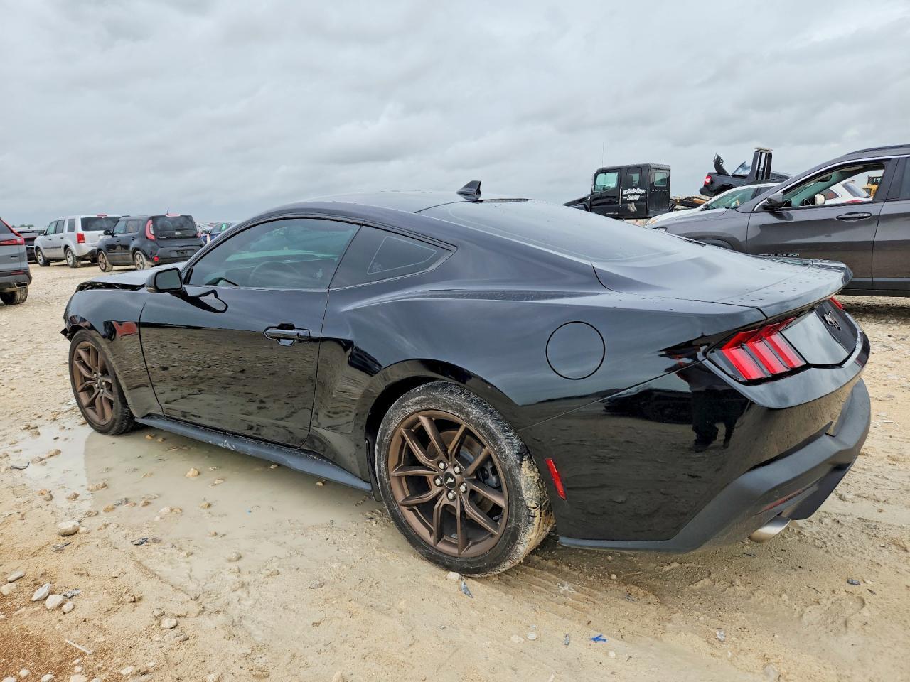 2024 Ford Mustang - Фото 2