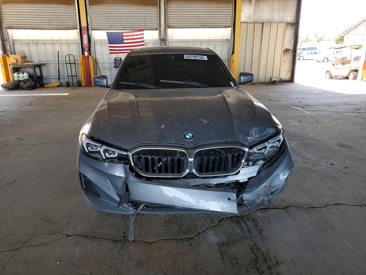 2025 BMW 330Xi - Фото 5
