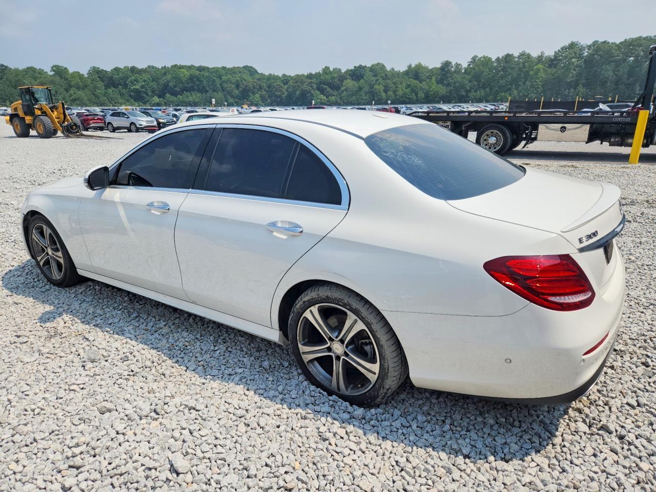 2017 Mercedes-Benz E 300 - Фото 2