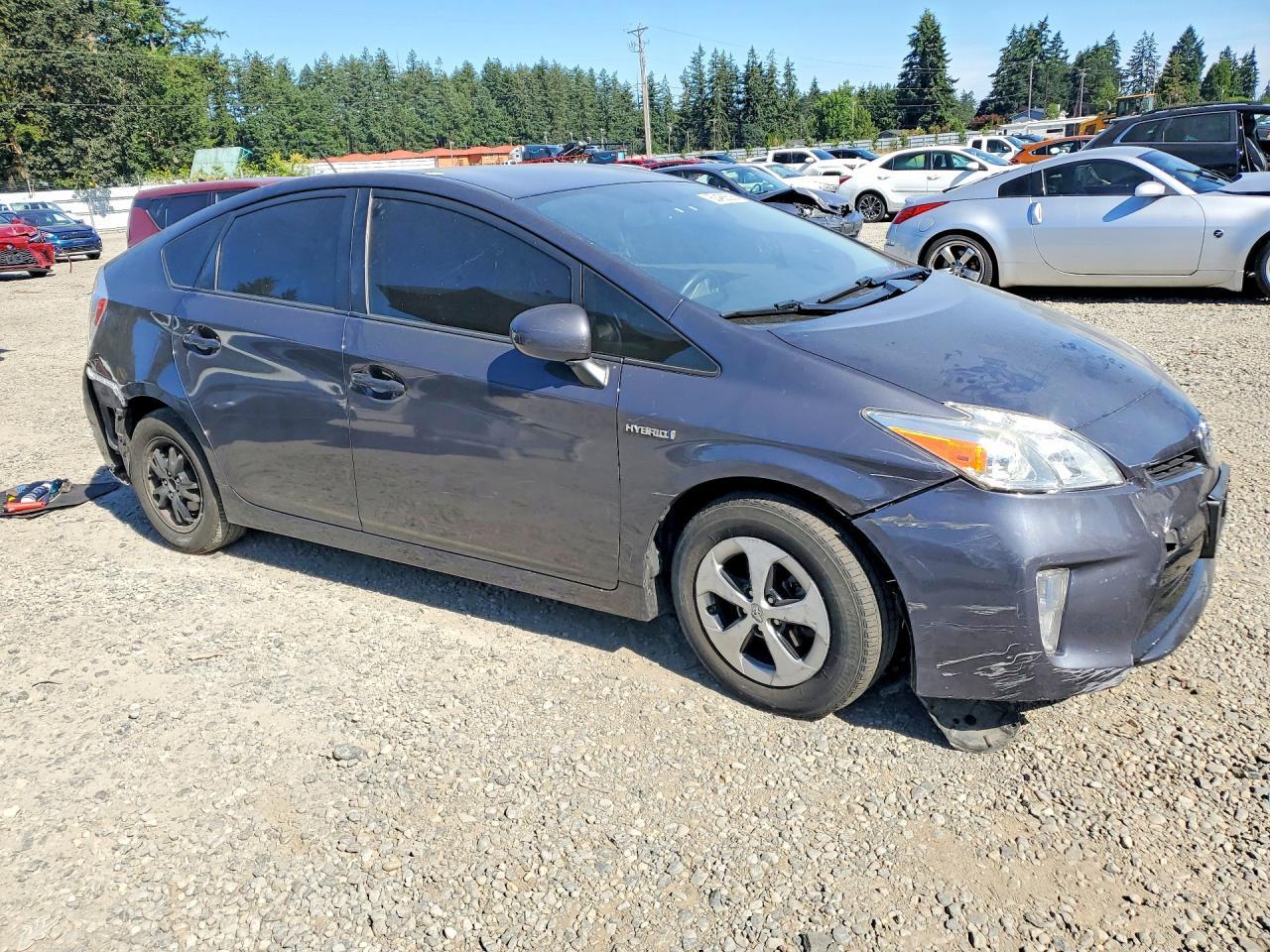2014 Toyota Prius Four - Image 4