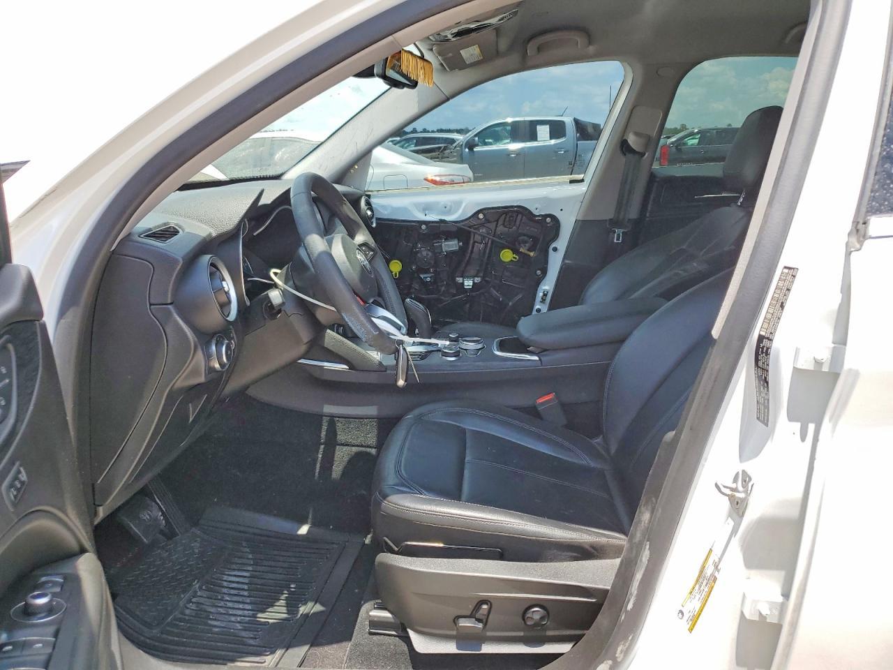 2020 Alfa Romeo Stelvio Base - Image 7