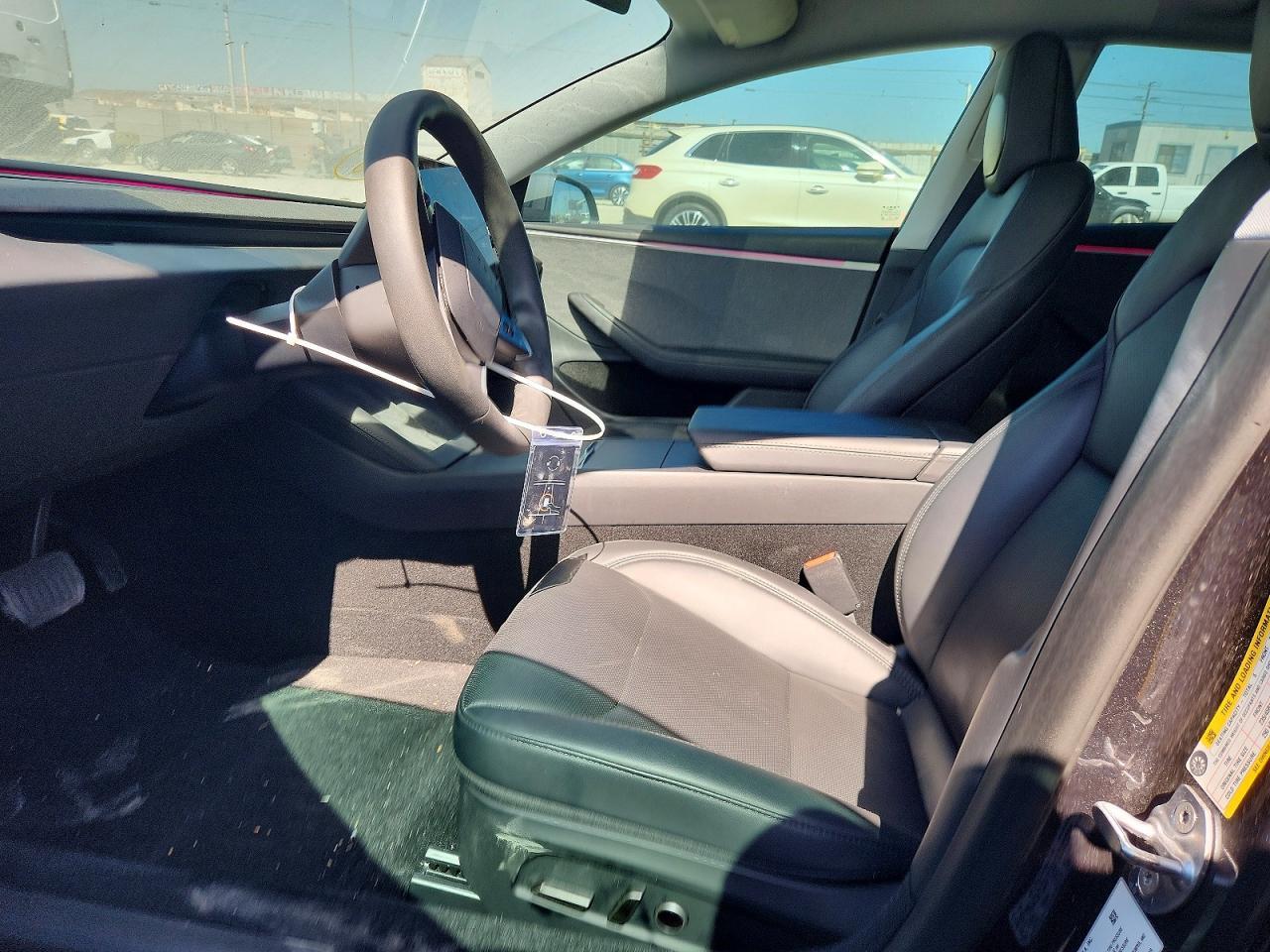 2025 Tesla Model 3 - Image 7