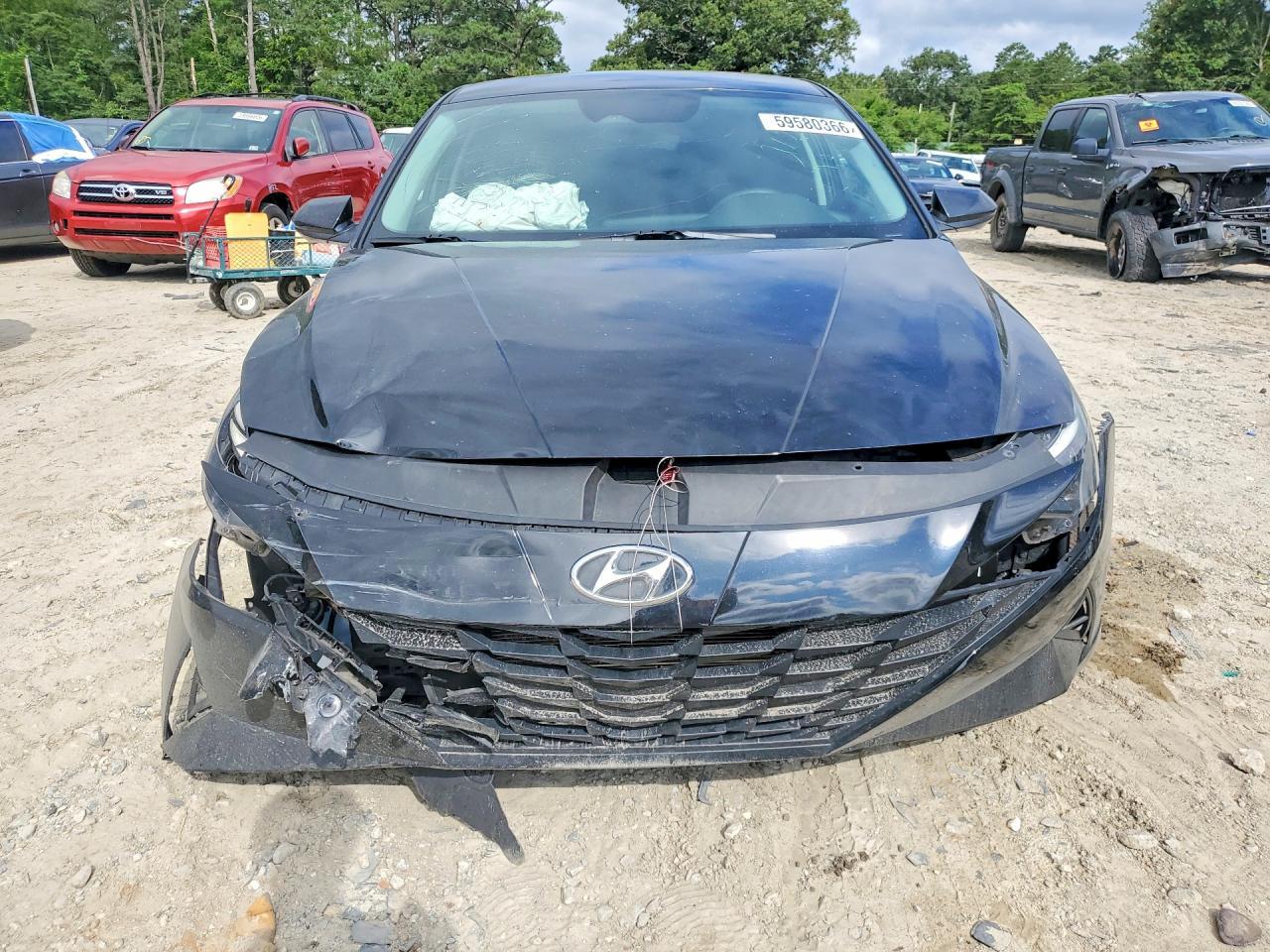 2021 Hyundai Elantra Se - Image 5