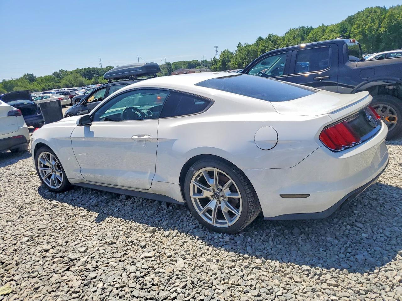 2015 Ford Mustang - Фото 2