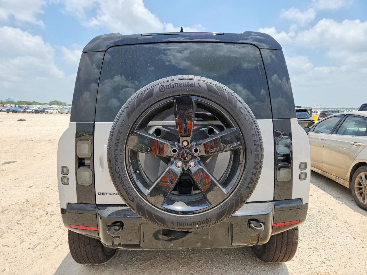 2026 Land Rover Defender 110 X-Dynamic Se - Фото 6
