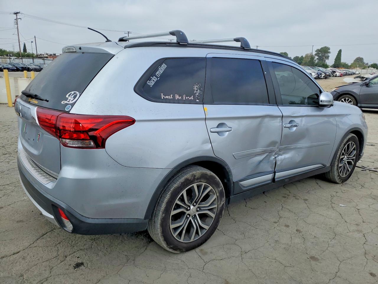 2016 Mitsubishi Outlander Se - Фото 3
