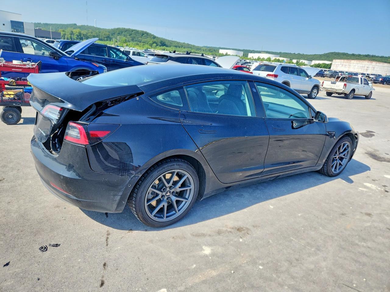 2022 Tesla Model 3 - Фото 3