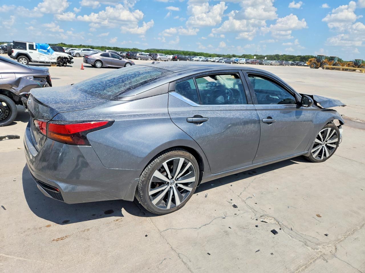 2020 Nissan Altima Sr - Image 3