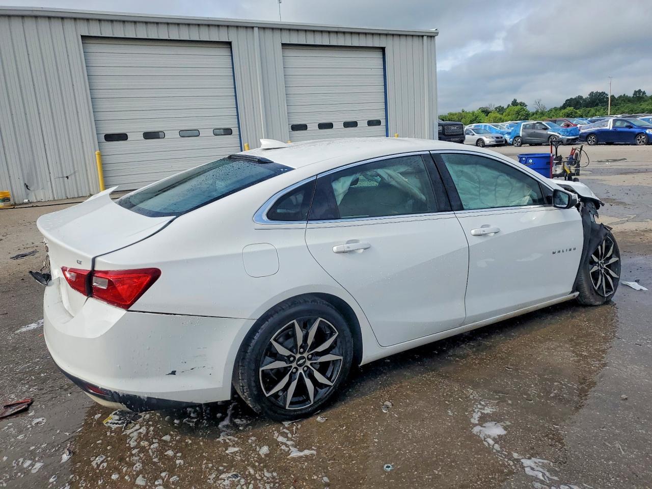 2018 Chevrolet Malibu Lt - Image 3