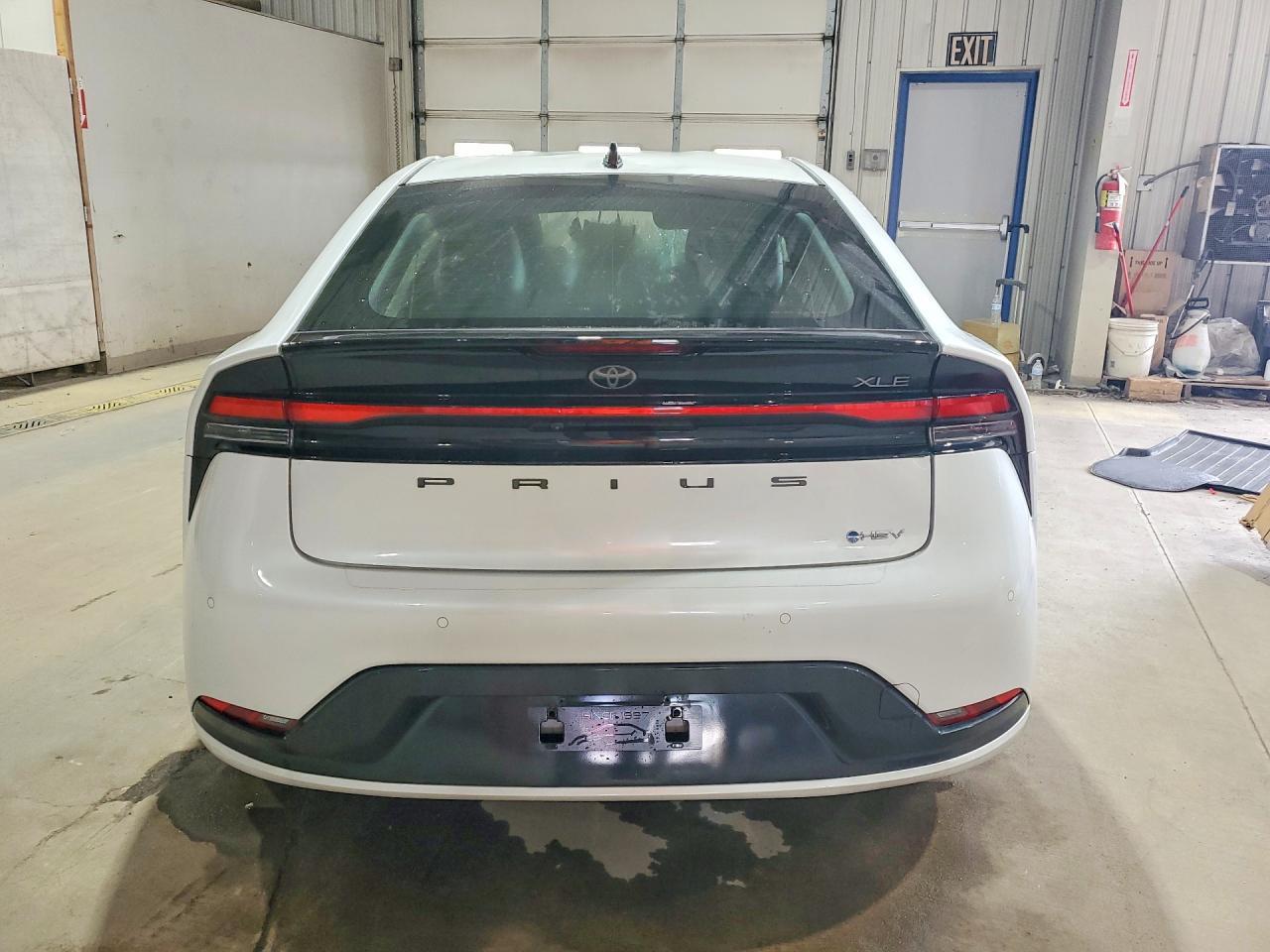 2024 Toyota Prius Xle - Image 6