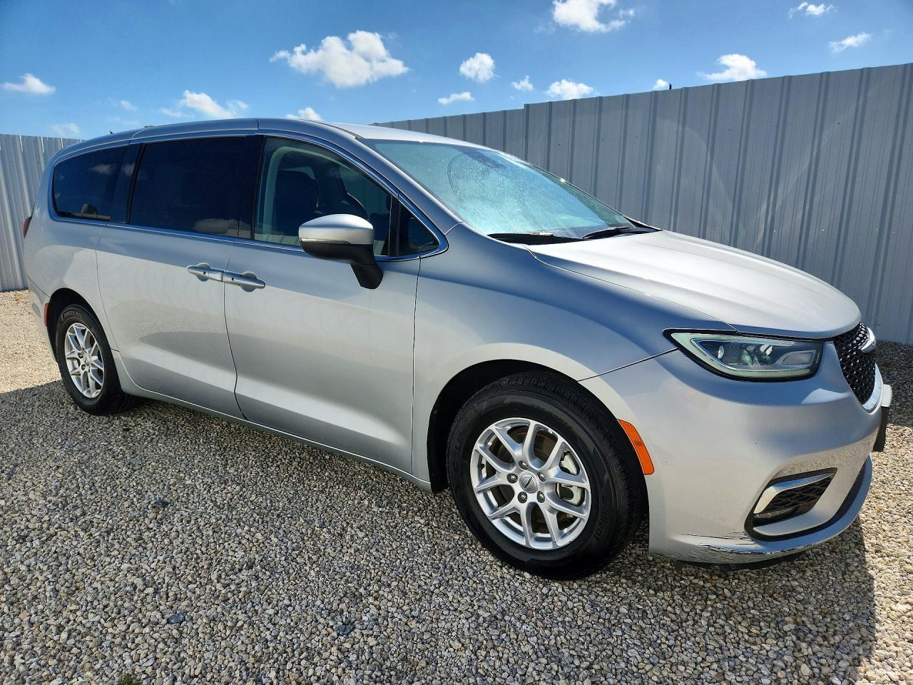 2023 Chrysler Pacifica Touring L - Фото 4