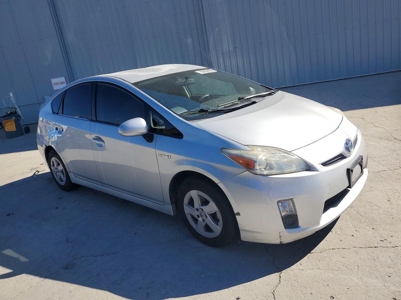 2010 Toyota Prius Iii - Фото 4