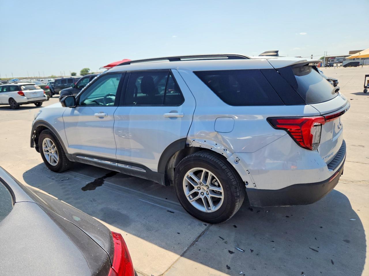 2025 Ford Explorer Active - Фото 2