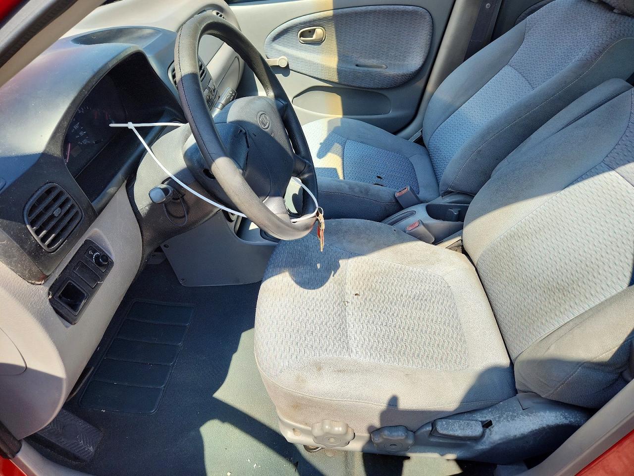 2002 Kia Rio Base - Фото 7