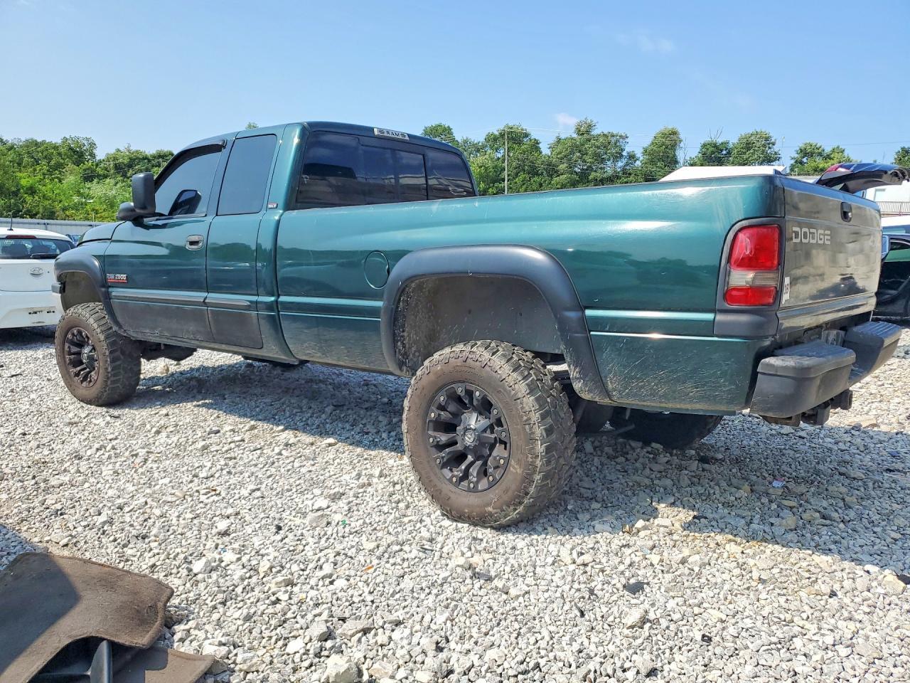 2001 Dodge Ram 2500 - Фото 2
