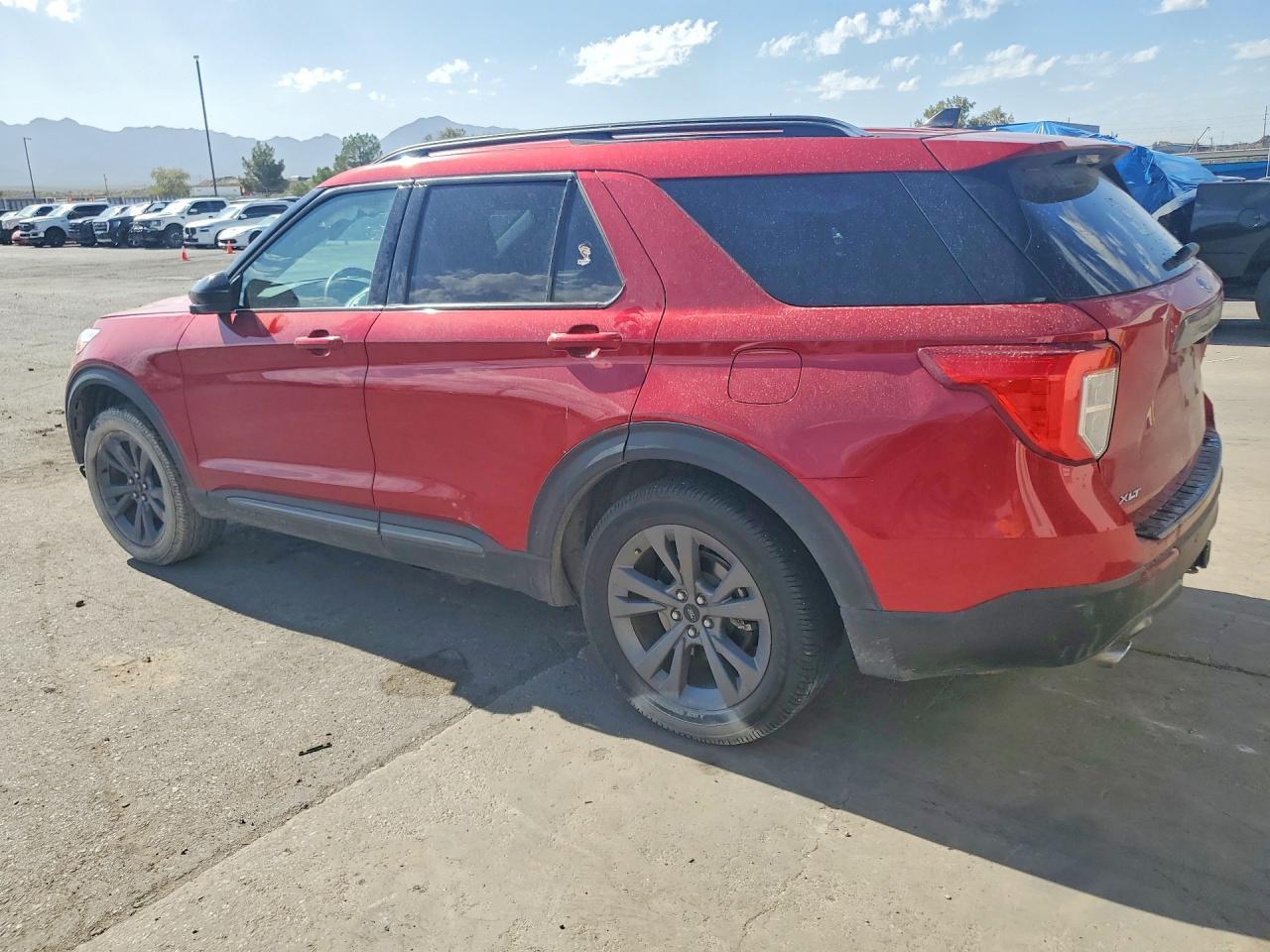 2023 Ford Explorer Xlt - Фото 2