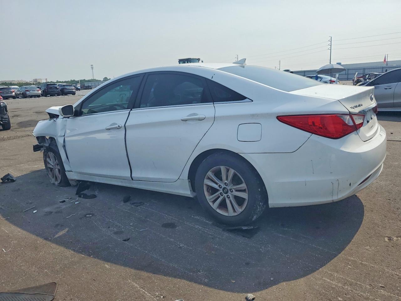2013 Hyundai Sonata Gls - Image 2