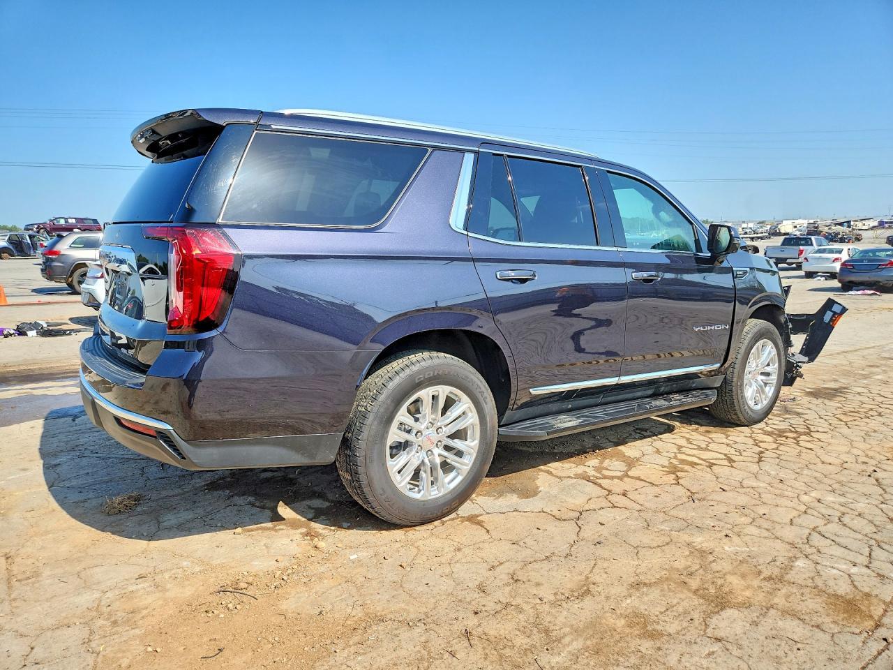 2024 GMC Yukon Slt - Фото 3