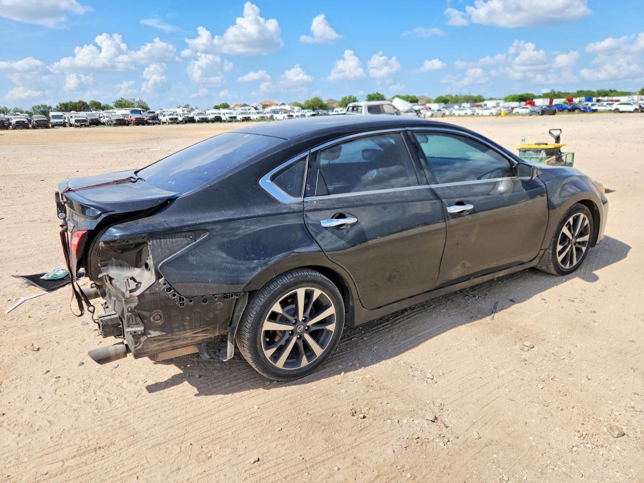 2016 Nissan Altima 3.5 Sr - Image 3
