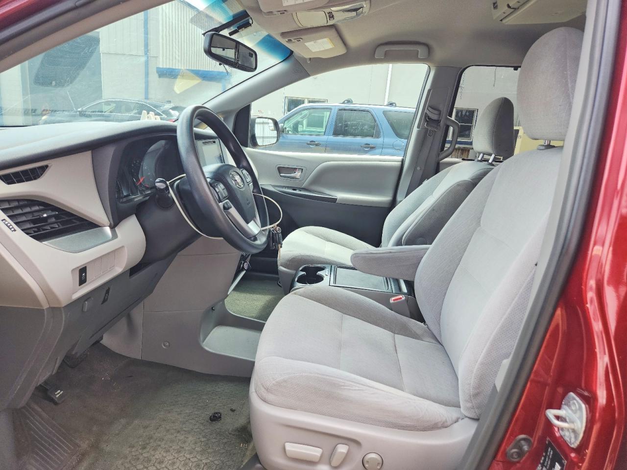 2015 Toyota Sienna Le - Фото 7