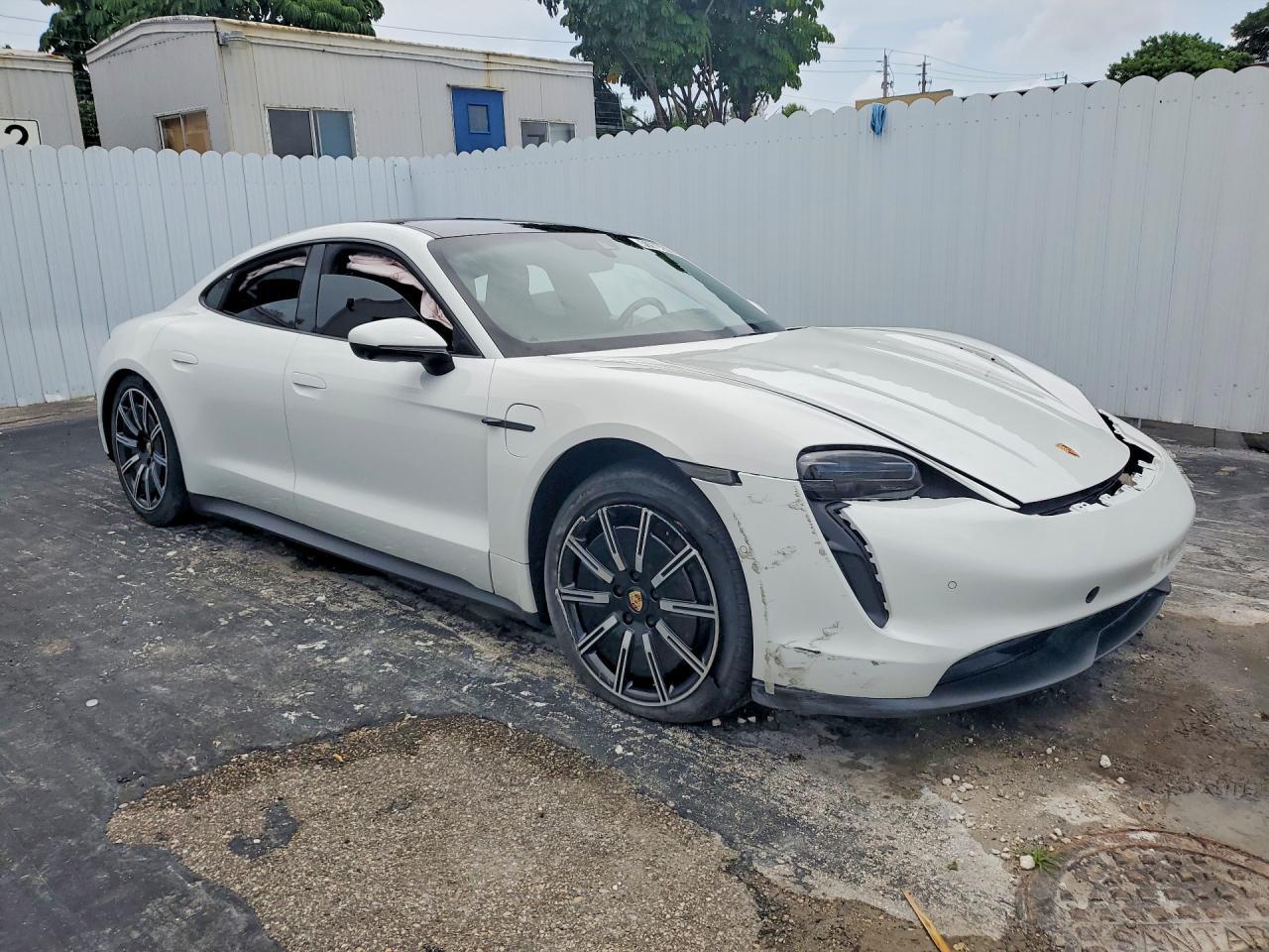 2022 Porsche Taycan - Image 4