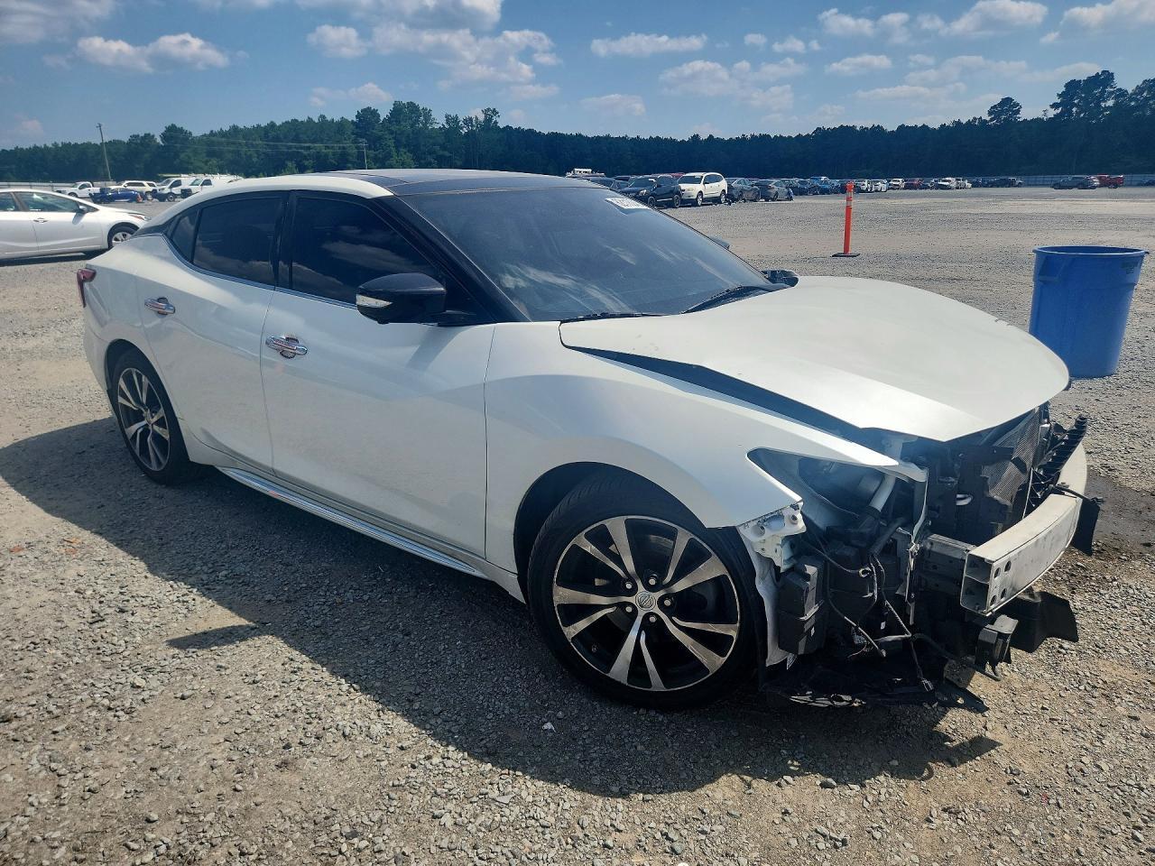 2018 Nissan Maxima Platinum - Image 4