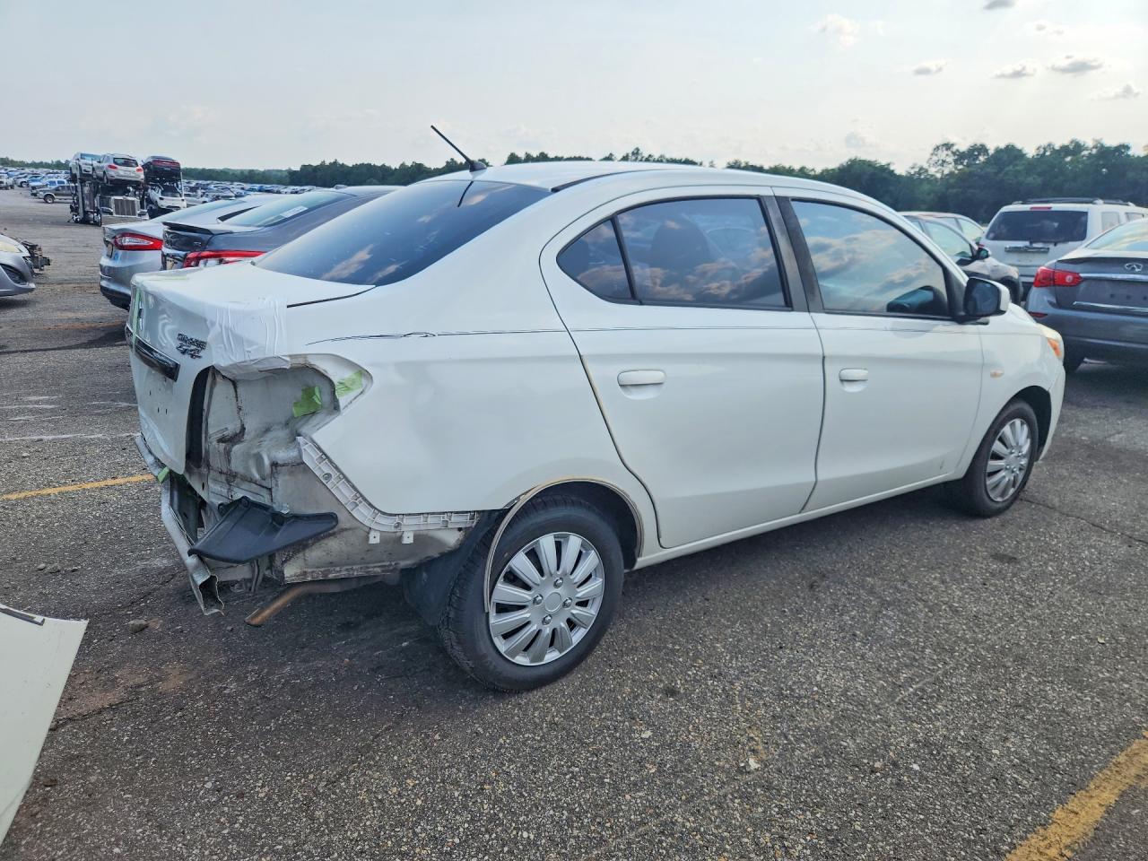 2017 Mitsubishi Mirage G4 Es - Image 3