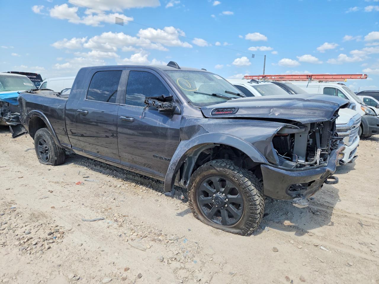 2022 Ram 2500 Laramie - Фото 4