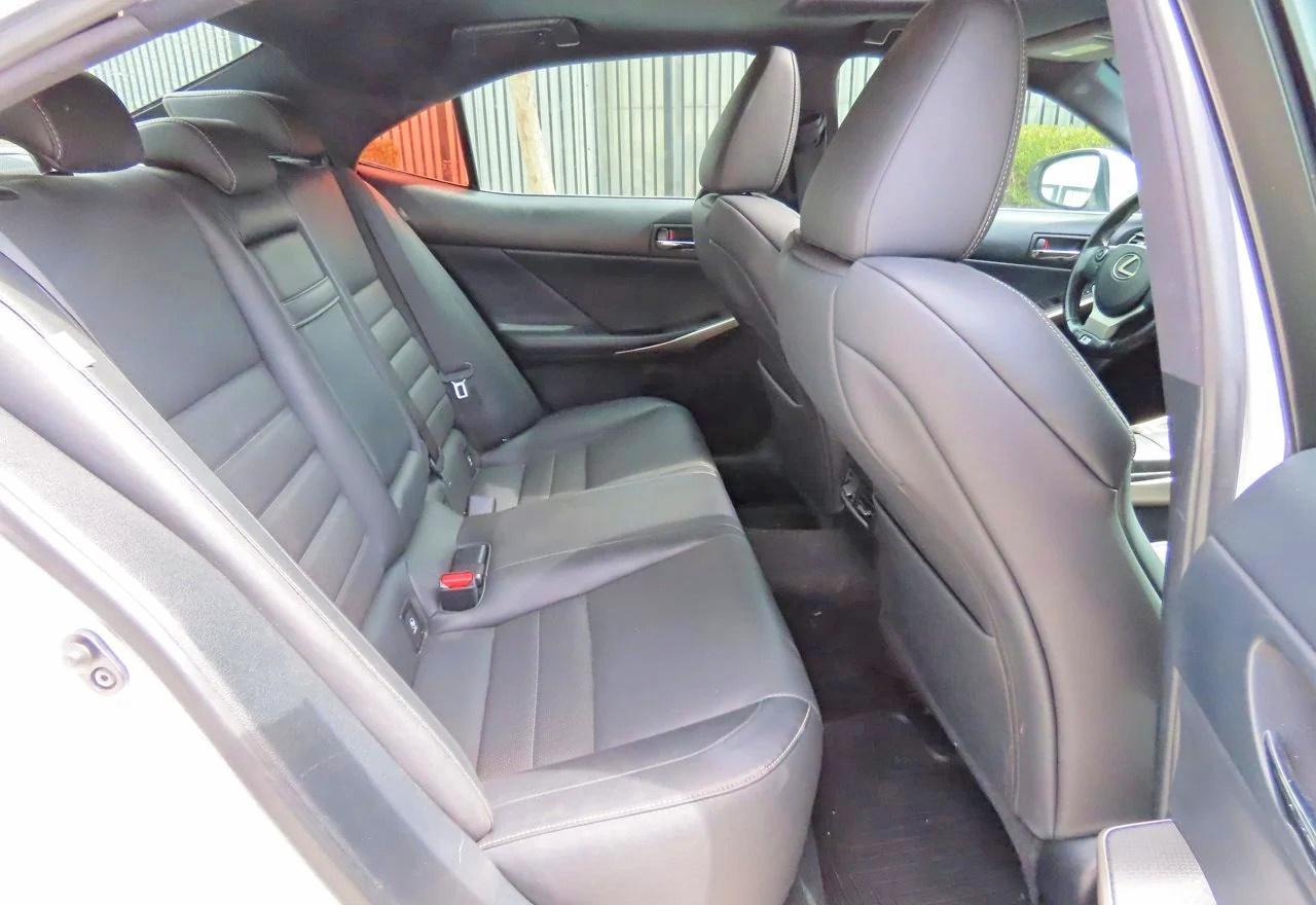 2016 Lexus Is 200T - Фото 6