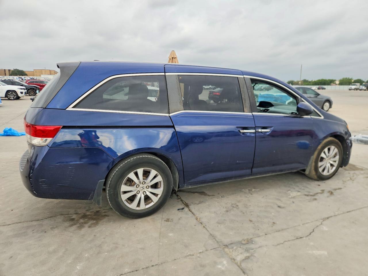 2016 Honda Odyssey Se - Фото 3