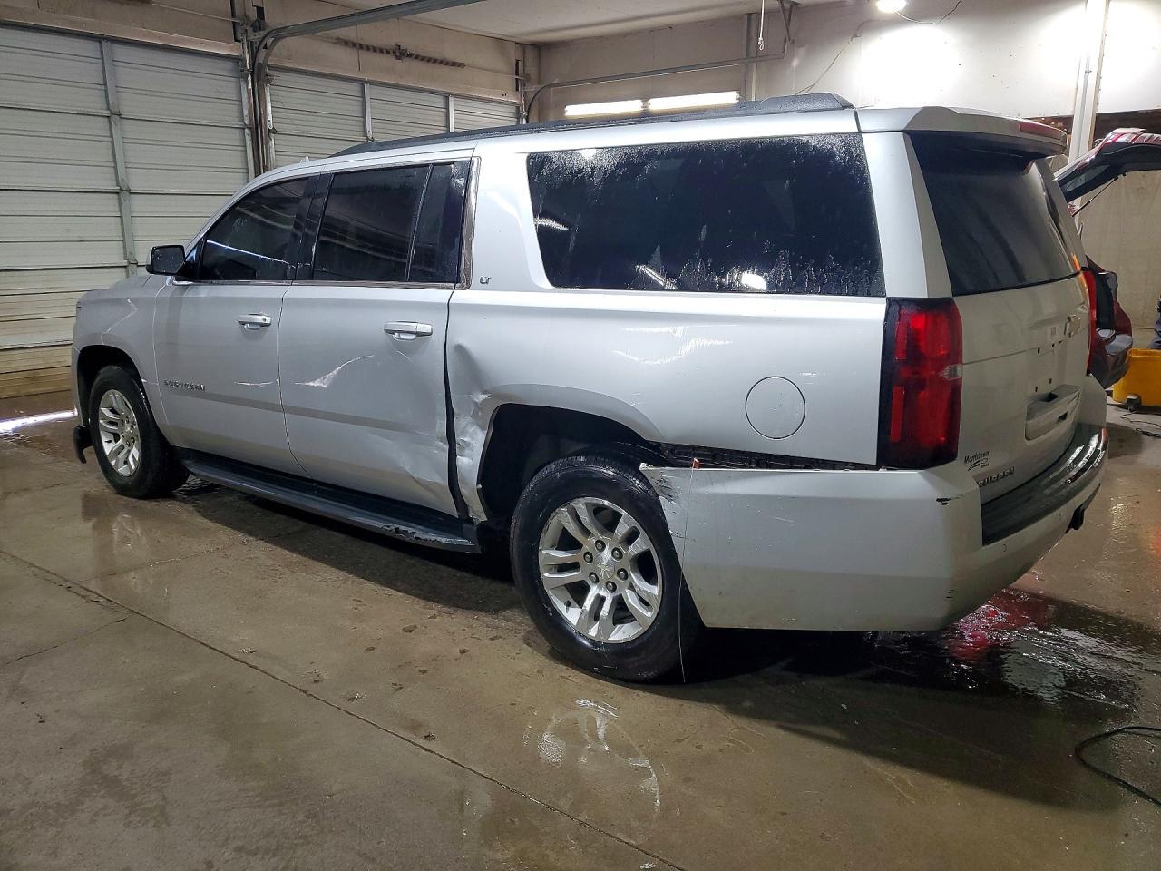 2019 Chevrolet Suburban K1500 Lt - Image 2