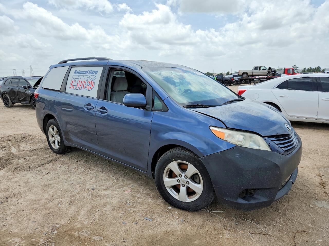 2015 Toyota Sienna Le - Фото 4