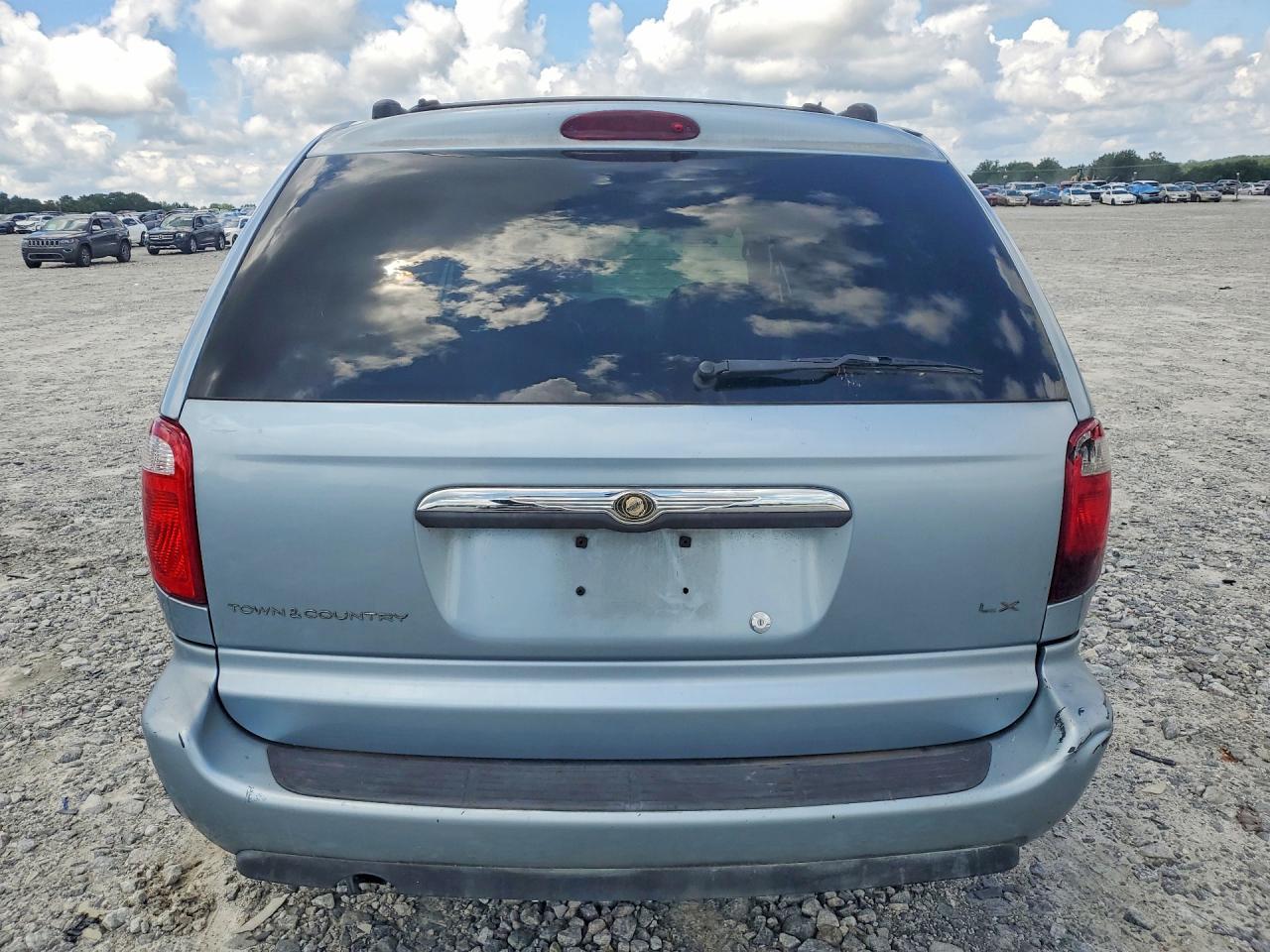 2005 Chrysler Town & Country Lx - Фото 6
