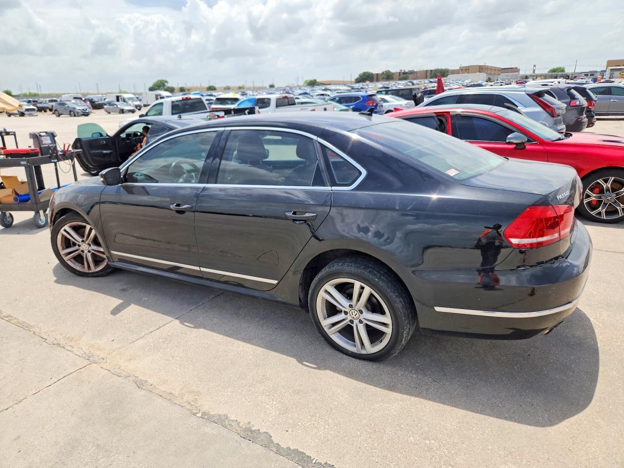 2014 Volkswagen Passat Sel - Фото 2