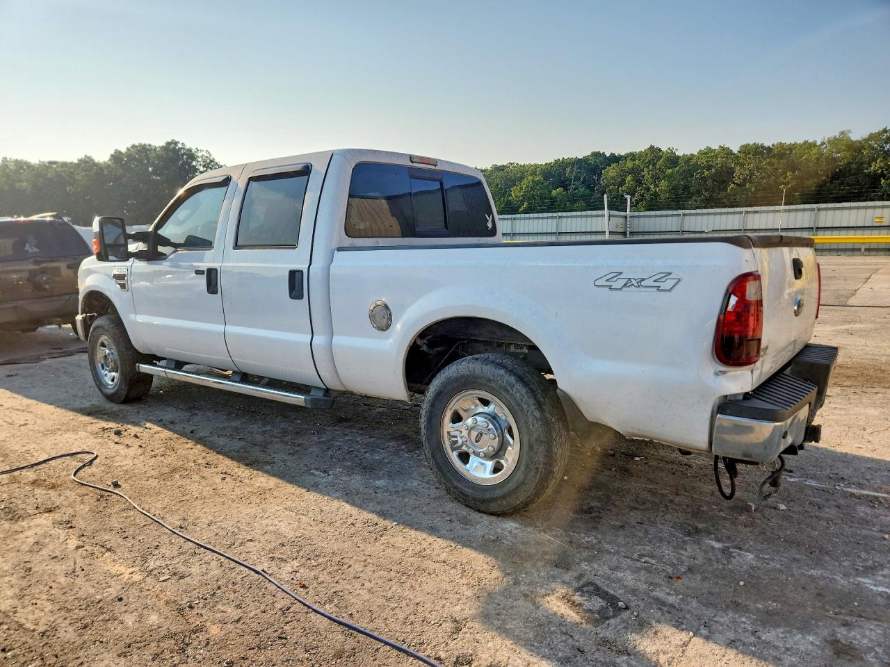 2009 Ford F250 Super Duty - Image 2