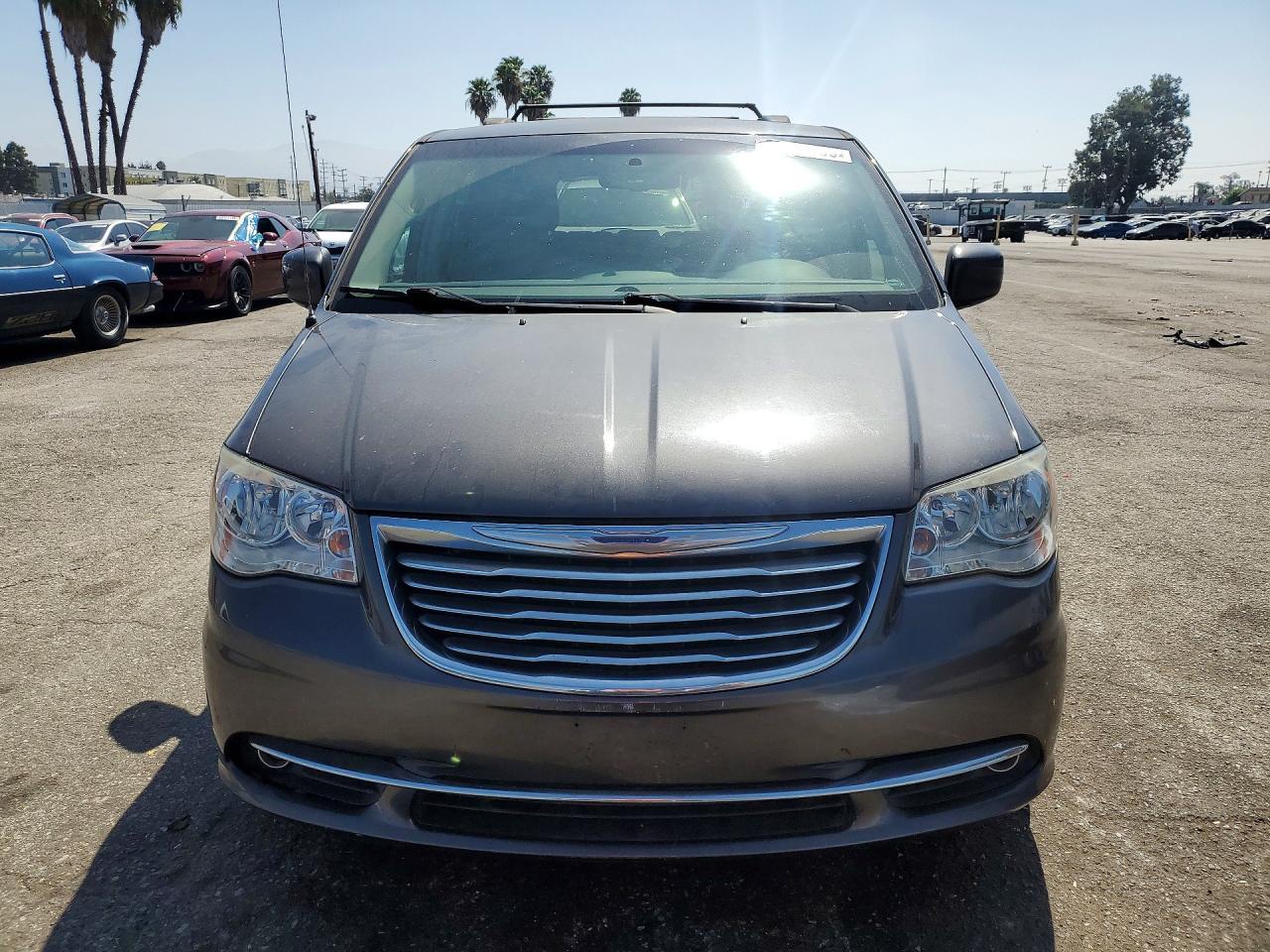 2015 Chrysler Town & Country Touring - Фото 5