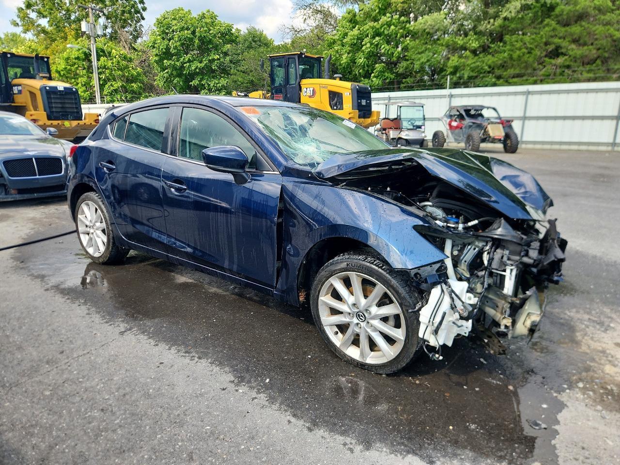 2017 Mazda 3 Touring - Image 4