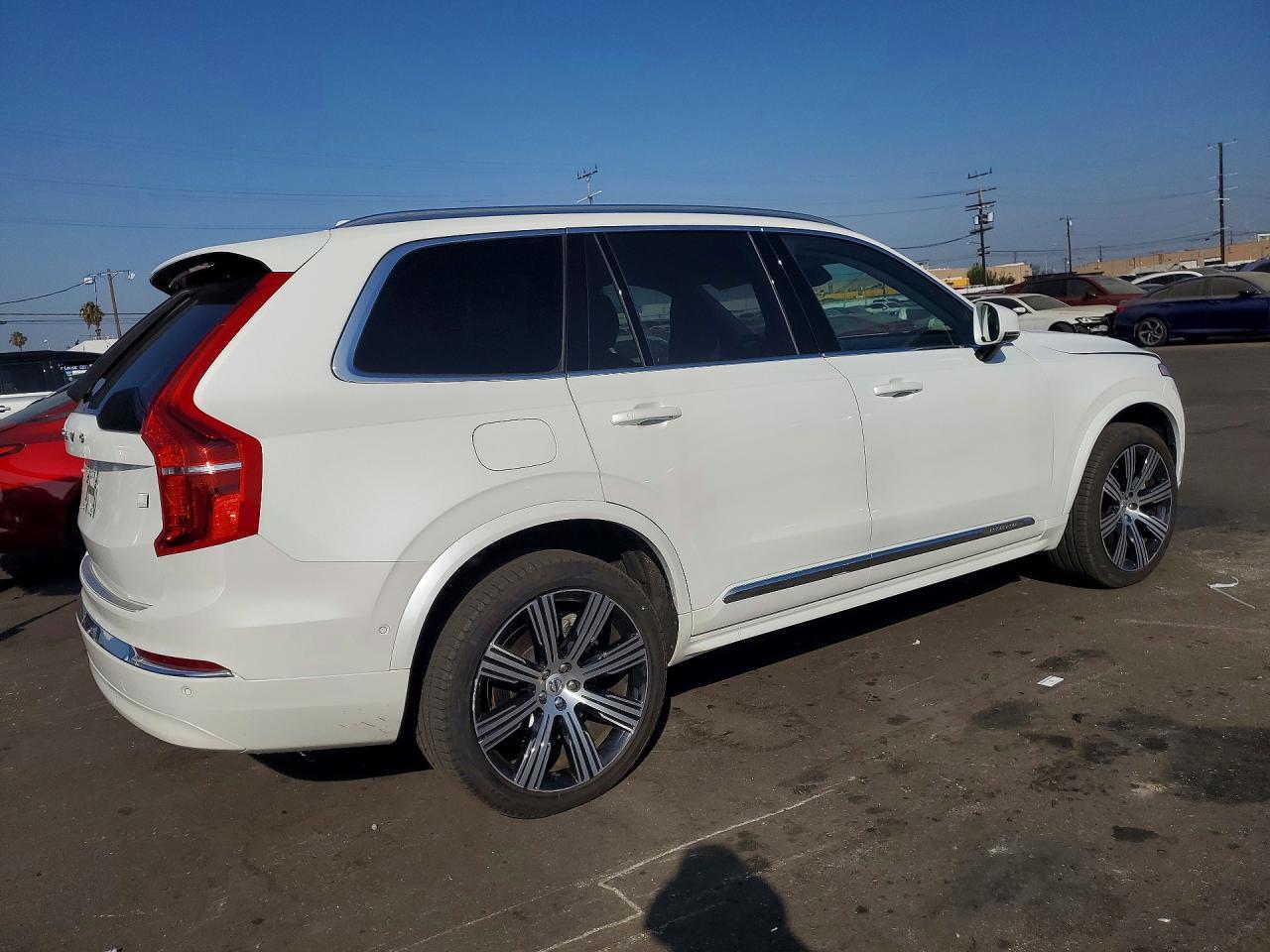 2024 Volvo Xc90 T8 Recharge - Image 3