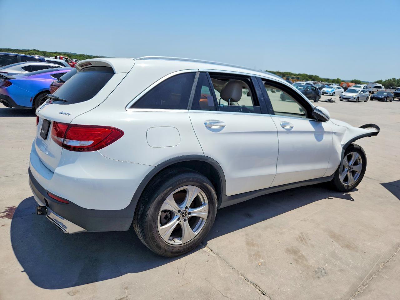 2018 Mercedes-Benz Glc 300 4Matic - Image 3