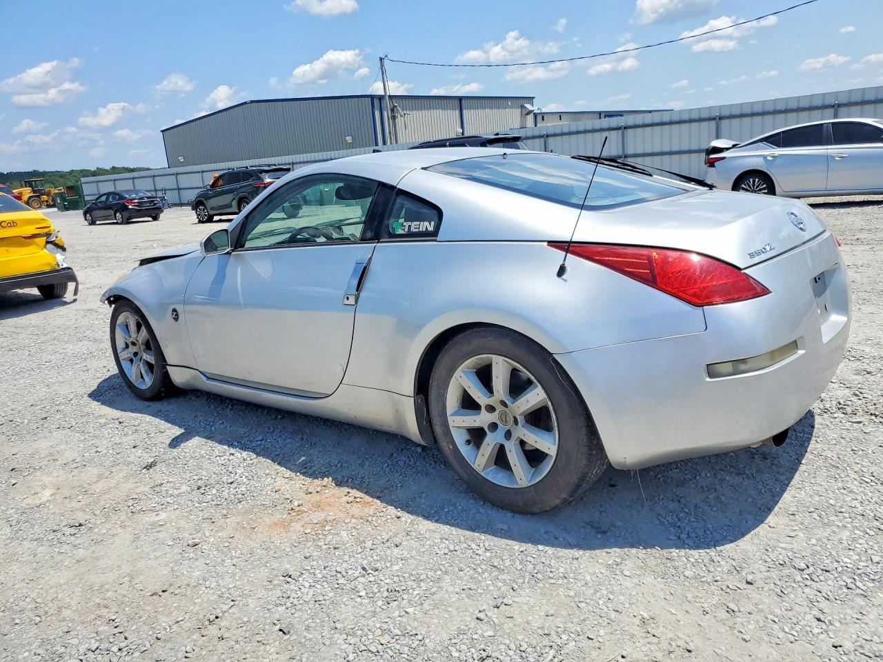 2003 Nissan 350Z Coupe - Фото 2
