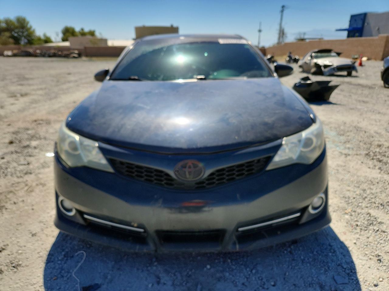 2012 Toyota Camry Se - Image 5