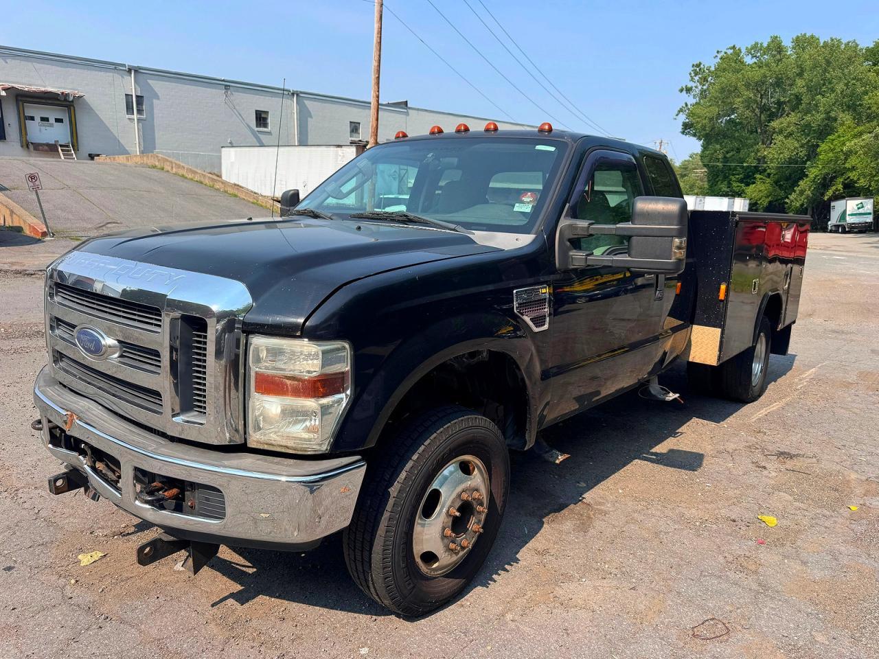 2008 Ford F350 Super - Image 2