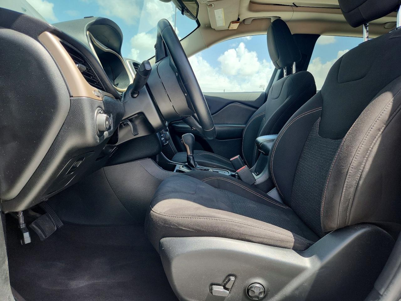 2016 Jeep Cherokee Latitude - Фото 7