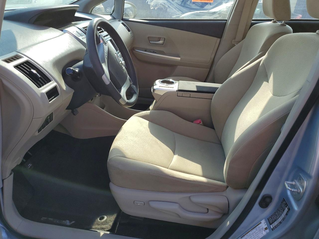 2013 Toyota Prius V Three - Image 7