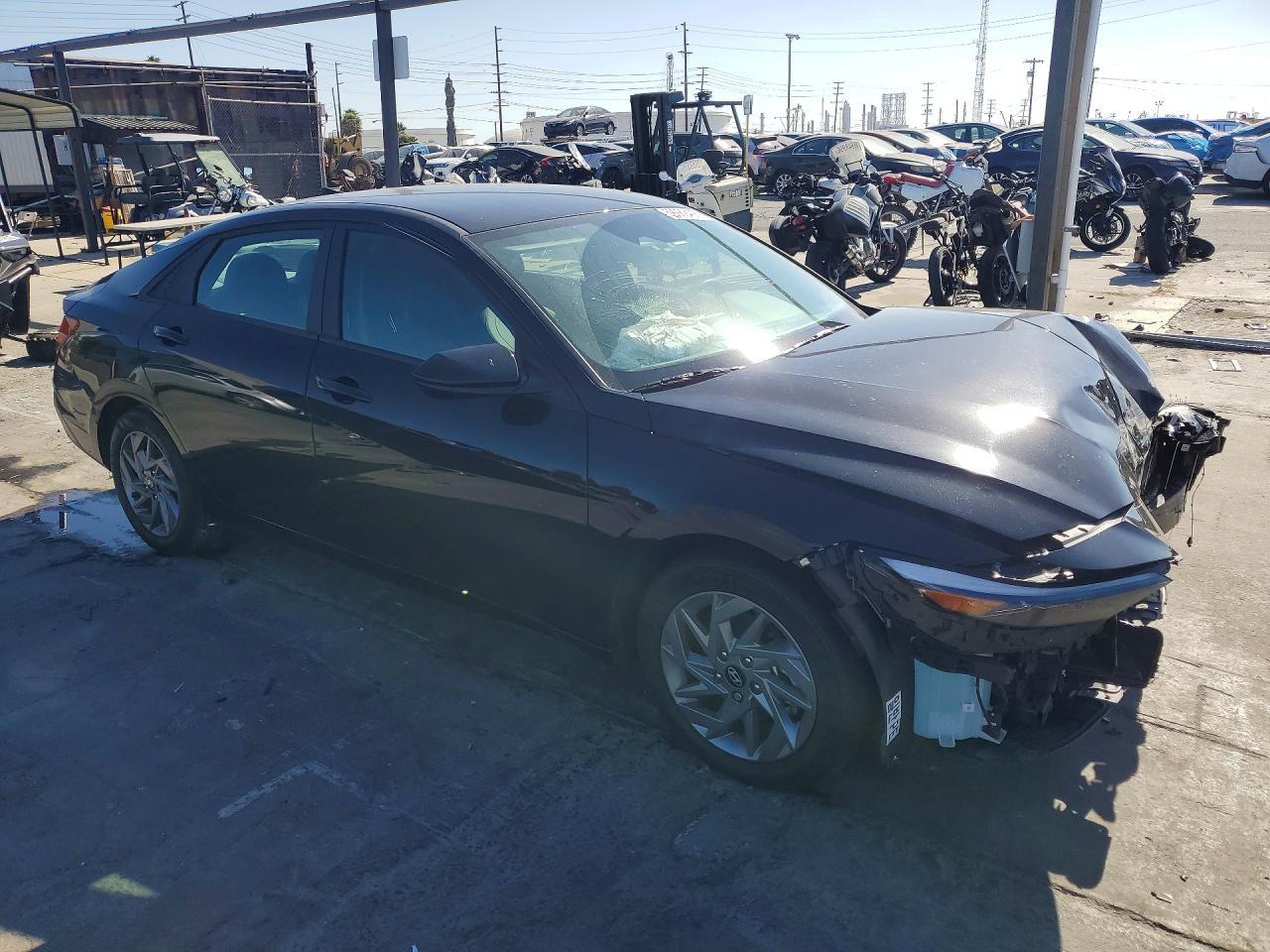 2024 Hyundai Elantra Sel - Image 4