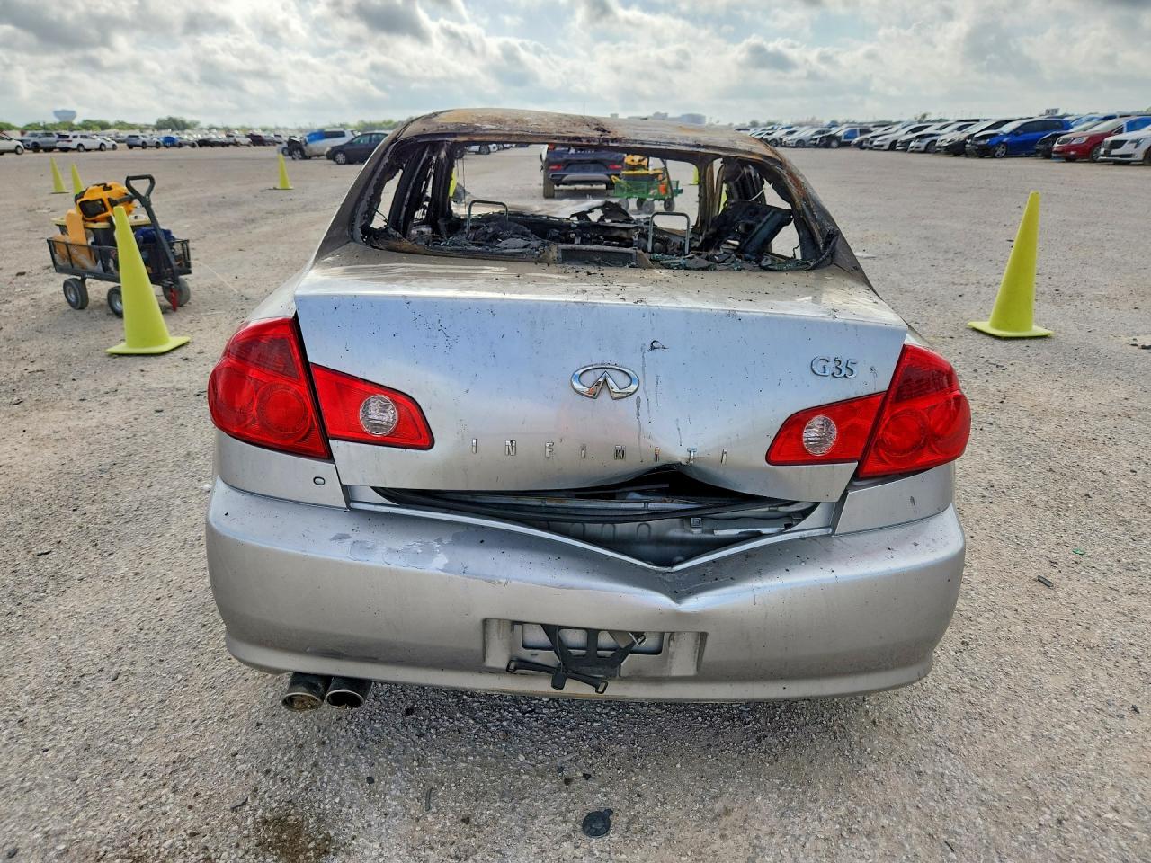 2005 Infiniti G35 Base - Фото 6