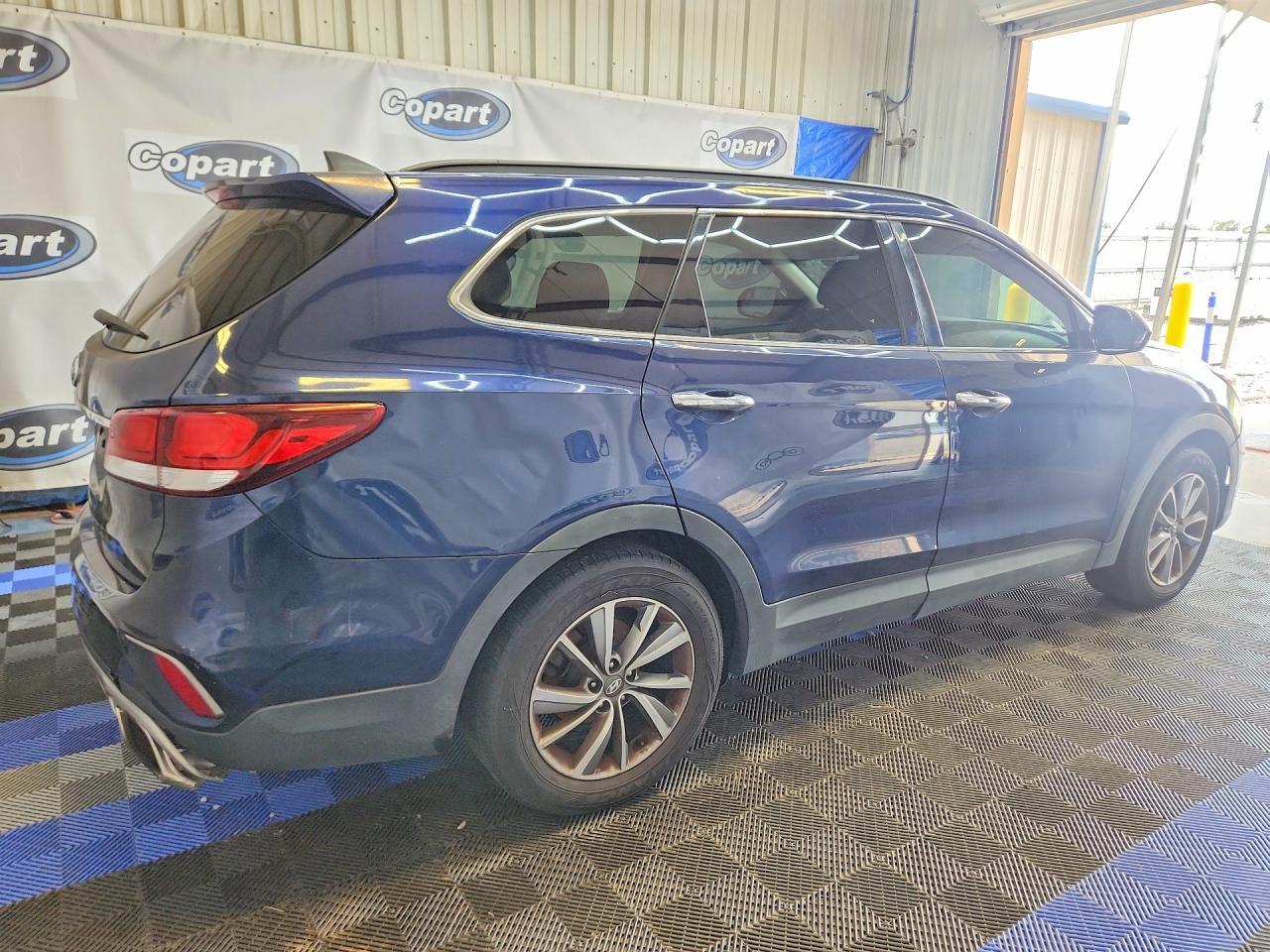 2017 Hyundai Santa Fe Se - Image 3